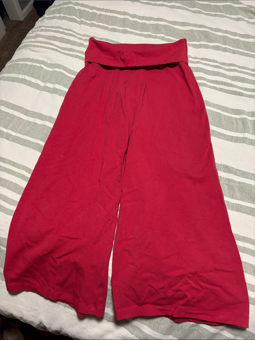 Brandy Melville Wide Leg Cropped Yoga Pants